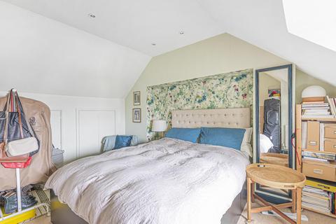 Flat 3, 30 Friern Road, London, SE22 0AX