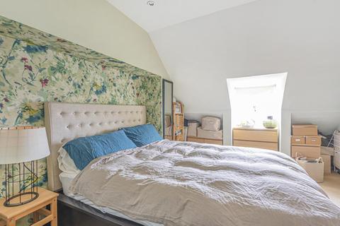 Flat 3, 30 Friern Road, London, SE22 0AX