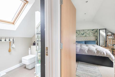 Flat 3, 30 Friern Road, London, SE22 0AX