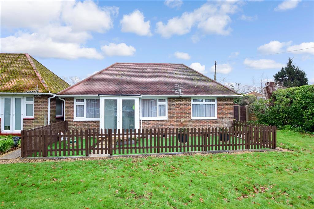 Westfield Avenue, Hayling Island, Hampshire 1 bed detached bungalow £