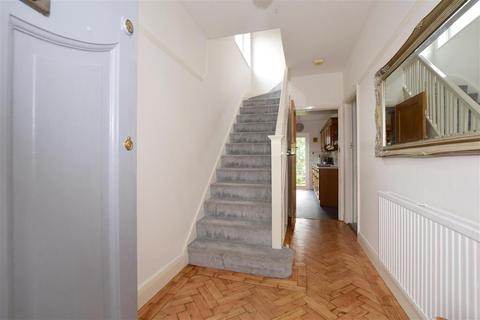 1 Pine Walk, Banstead, SM7 3QA