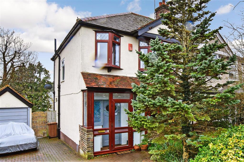 Pine Walk, Banstead, Surrey 3 bed semidetached house £600,000
