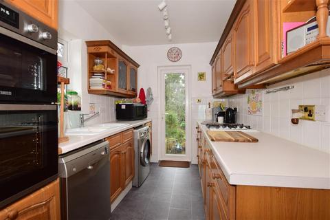 1 Pine Walk, Banstead, SM7 3QA