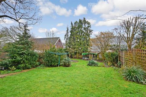 1 Pine Walk, Banstead, SM7 3QA