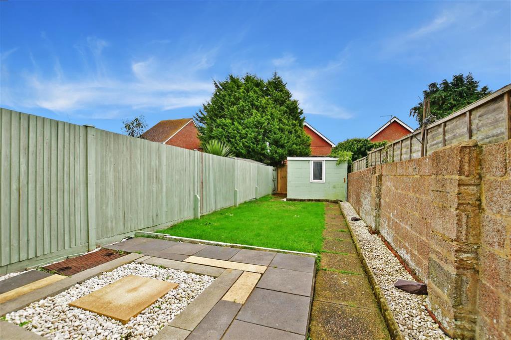 Manor Road, Lydd, Kent 3 bed terraced house £250,000