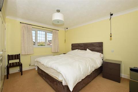 56 Low Meadow, Halling, Rochester, ME2 1LX