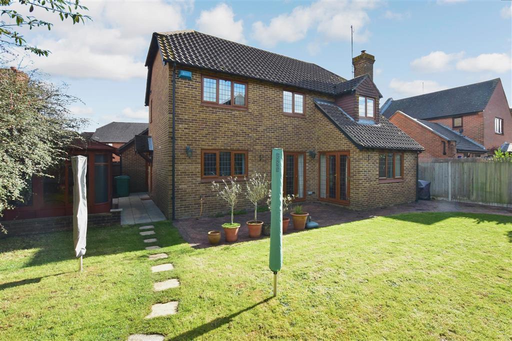 Low Meadow, Halling, Rochester, Kent 4 bed detached house £550,000