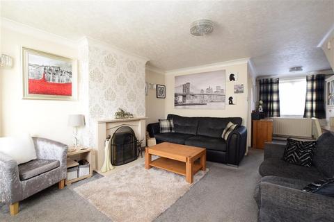 18 Russell Close, Worthing, BN14 8LR