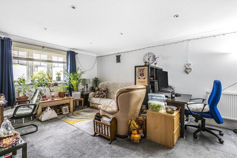 Flat 1, Tenbys Salisbury Road, Woking, GU22 7UR