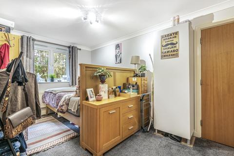 Flat 1, Tenbys Salisbury Road, Woking, GU22 7UR
