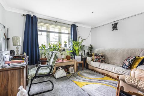 Flat 1, Tenbys Salisbury Road, Woking, GU22 7UR