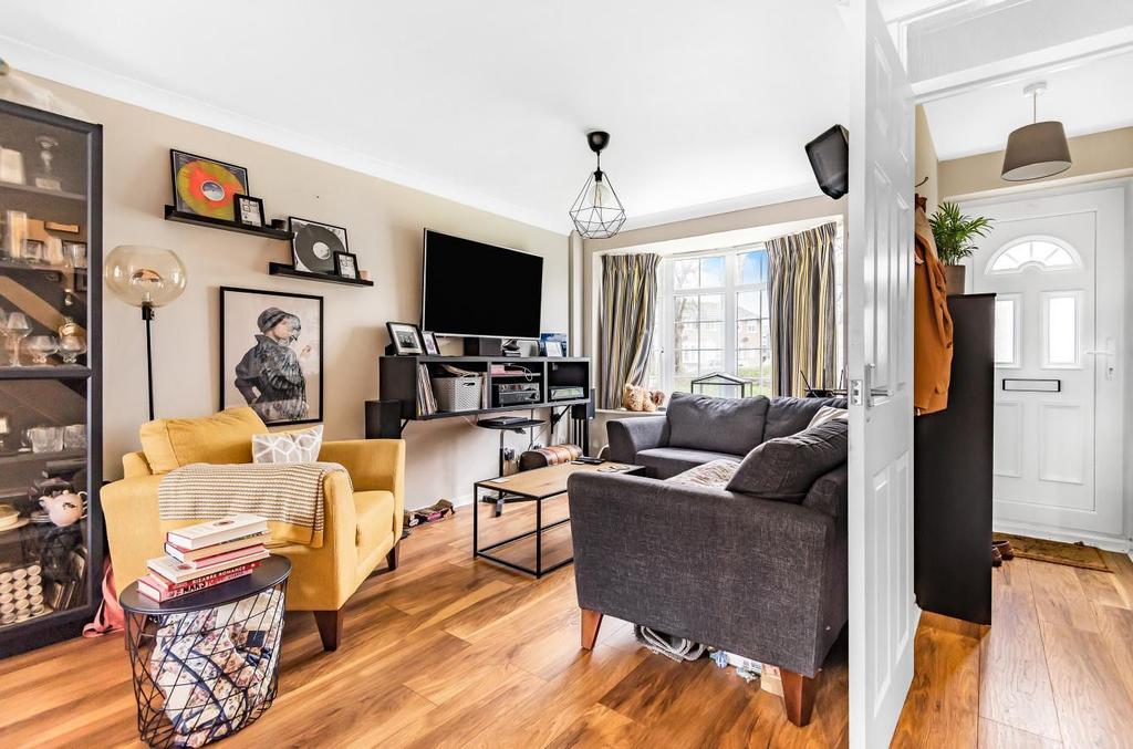 Pinehurst Park, Aldwick, Bognor Regis, PO21 3 bed terraced house £280,000