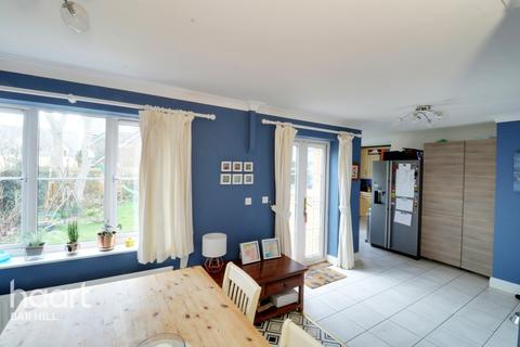 3 Devonshire Mews, Highfields Caldecote, Cambridge, CB23 7NE