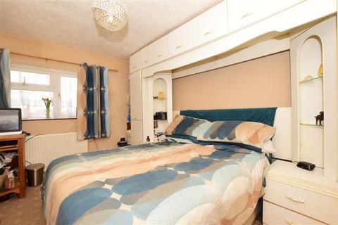 6 Bean Close, Great Chart, Ashford, TN23 3BG