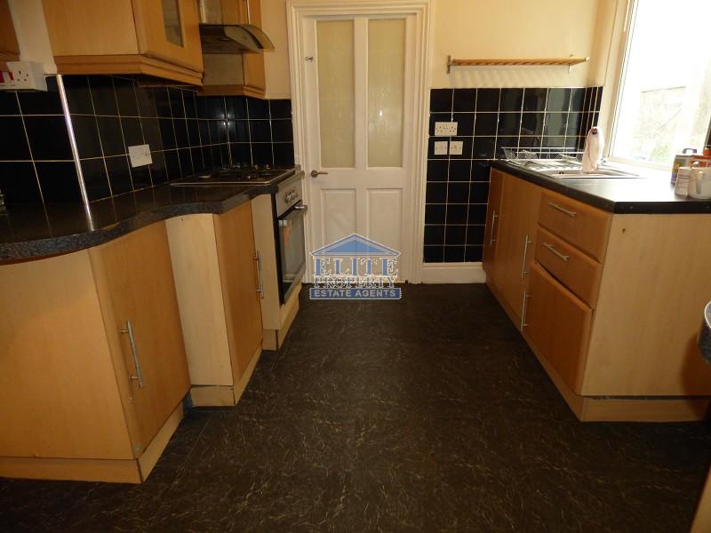 Exchange Street, Maesteg, Bridgend.... 3 bed terraced house £130,000