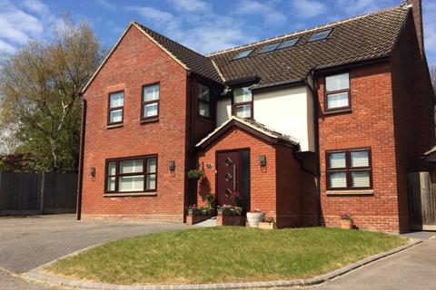 10 Roxwell Road, Chelmsford, CM1 2PP