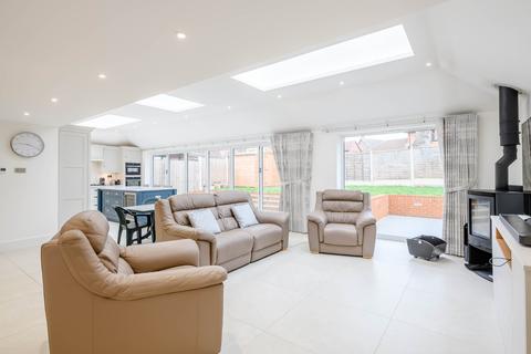 10 Roxwell Road, Chelmsford, CM1 2PP