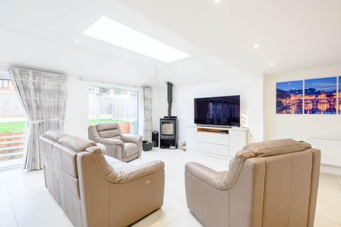 10 Roxwell Road, Chelmsford, CM1 2PP