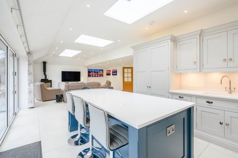 10 Roxwell Road, Chelmsford, CM1 2PP