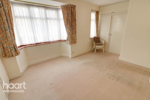 13 Warren Road, Ilford, IG6 1BJ