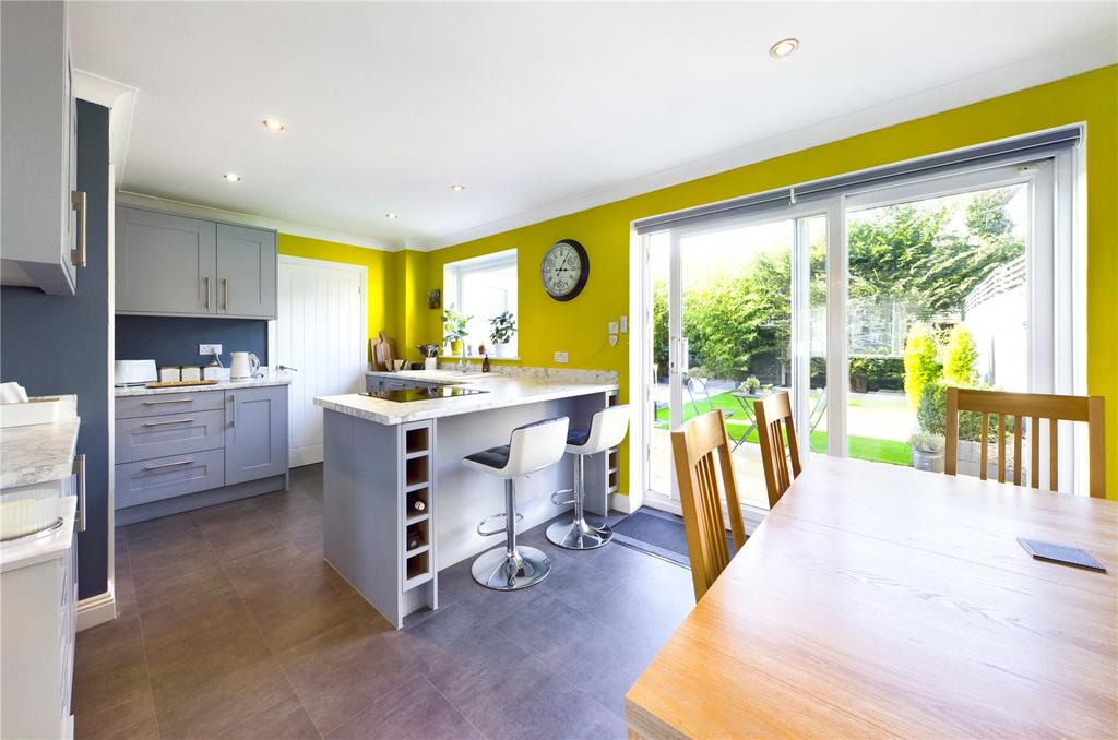 Diner/ Kitchen