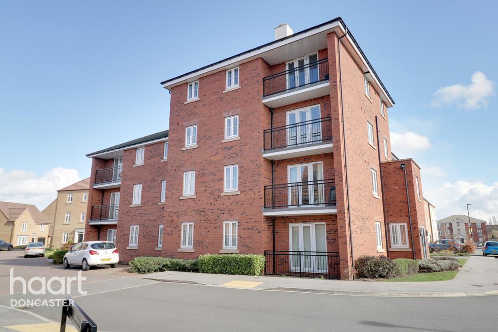 Buttermere Crescent, Lakeside, Doncaster 2 bed apartment £140,000