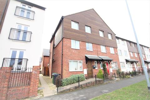 132 Amberton Road, Leeds, LS8 3TG