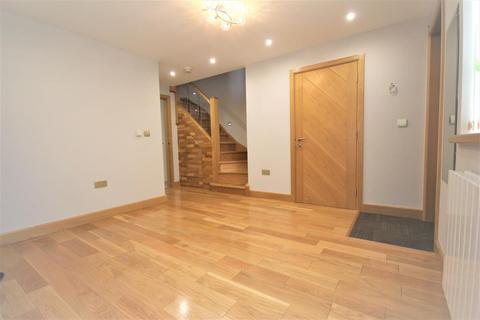 132 Amberton Road, Leeds, LS8 3TG