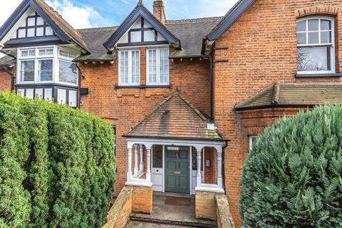 Flat 5, 25 Old Hill, Chislehurst, BR7 5LZ