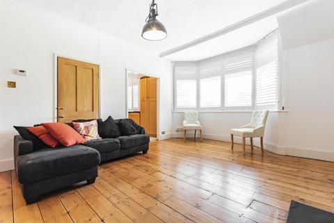 Flat 5, 25 Old Hill, Chislehurst, BR7 5LZ