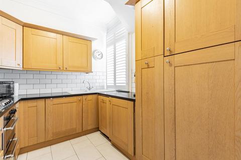 Flat 5, 25 Old Hill, Chislehurst, BR7 5LZ