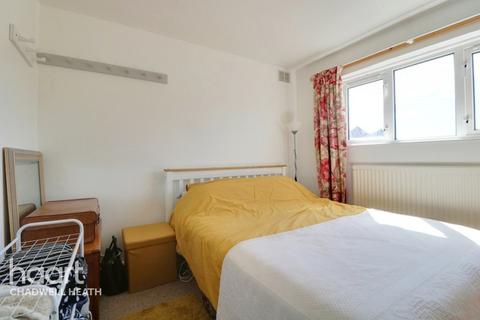 10 Nash Road, Chadwell Heath, Romford, RM6 5JL