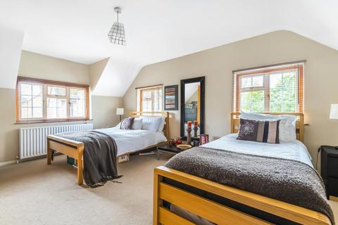 271 Brooklands Road, Weybridge, KT13 0RB