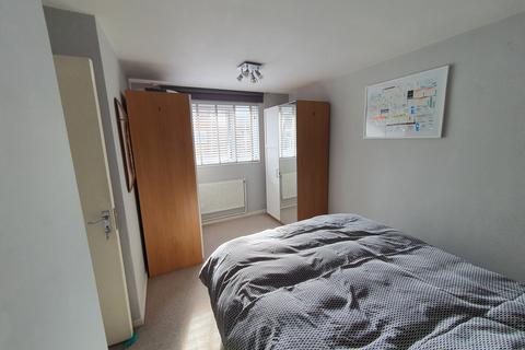 1 bedroom flat to rent, Pasley Close, Runacres Court, London SE17