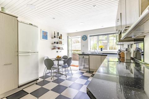 8 Yester Drive, Chislehurst, BR7 5LR
