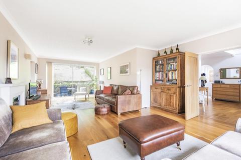 8 Yester Drive, Chislehurst, BR7 5LR