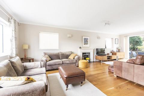 8 Yester Drive, Chislehurst, BR7 5LR