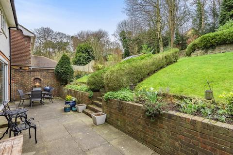 8 Yester Drive, Chislehurst, BR7 5LR