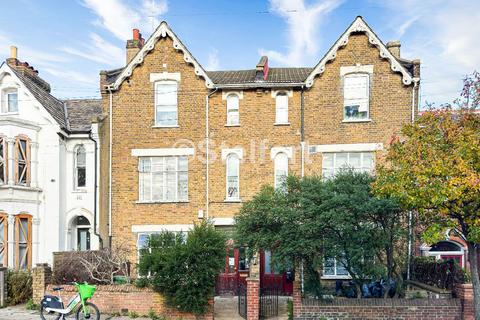 3 bedroom apartment to rent, Bickerton Road, London, N19