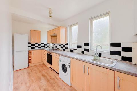 3 bedroom apartment to rent, Bickerton Road, London, N19