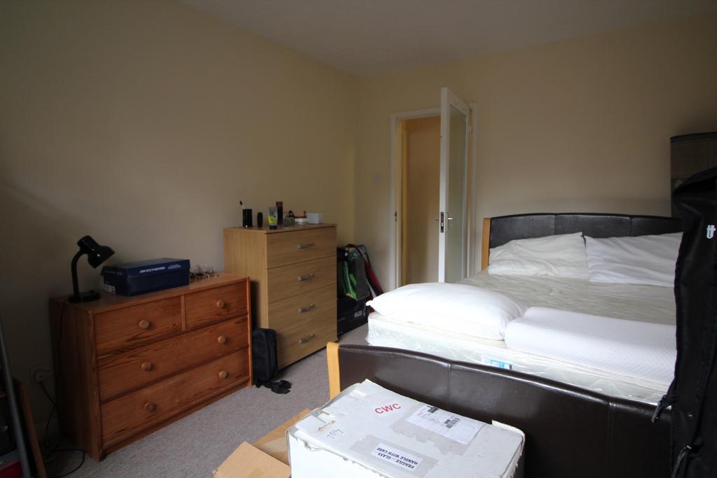 Bedroom 2-1