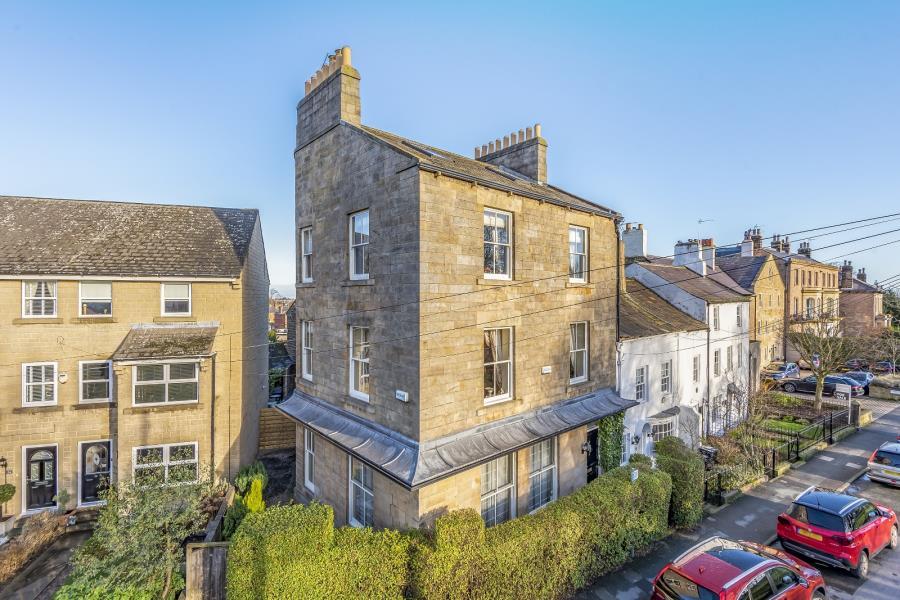 DEVONSHIRE HOUSE, DEVONSHIRE PLACE, HARROGATE, HG1 4AD 5 bed townhouse