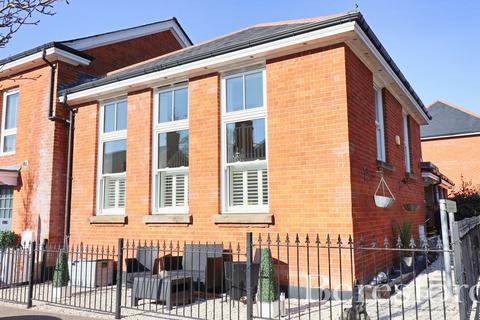 28 Kensington Way, Brentwood, CM14 4RL