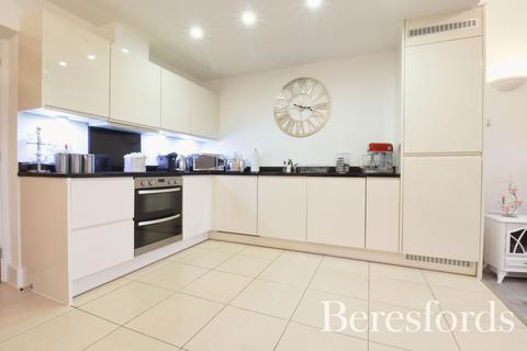 28 Kensington Way, Brentwood, CM14 4RL