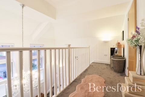 28 Kensington Way, Brentwood, CM14 4RL