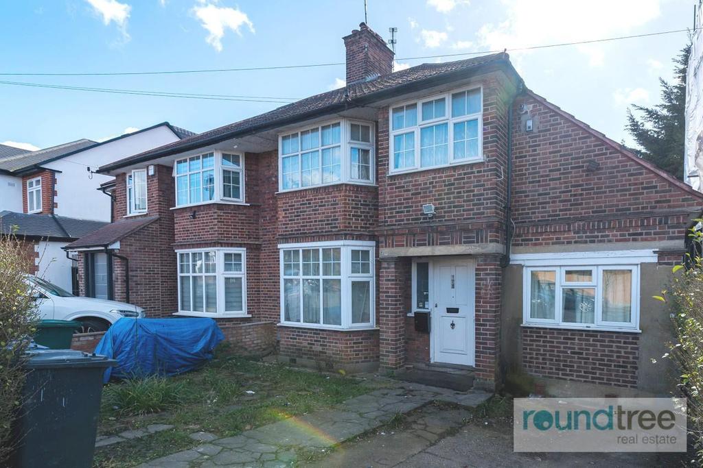 Southbourne Crescent, Hendon, NW4 4 bed house £915,000
