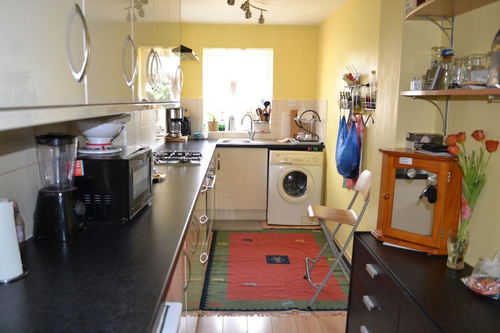 Sandiland Road, The Headlands, Northampton NN3 2QD 3 bed semidetached