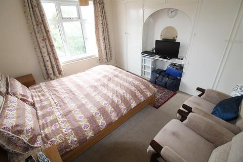 8 First Avenue, Bexleyheath, DA7 5SX