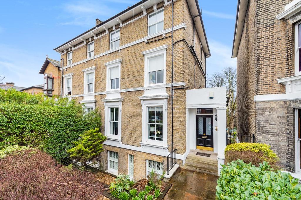 Eliot Park, Lewisham 4 bed flat £950,000