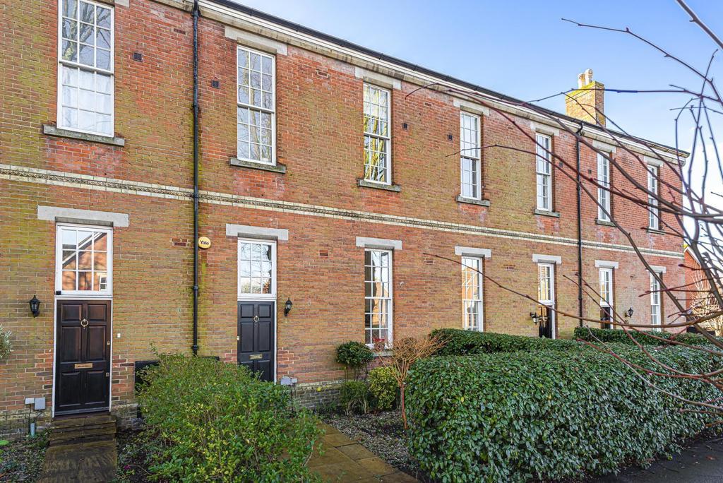 Cardwells Keep, Guildford, GU2 3 bed terraced house for sale £545,000